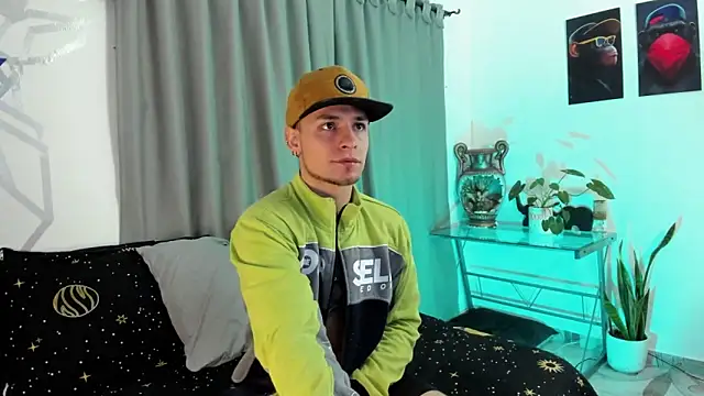 Aron-santoro online show from December 6, 2024, 5:53 am