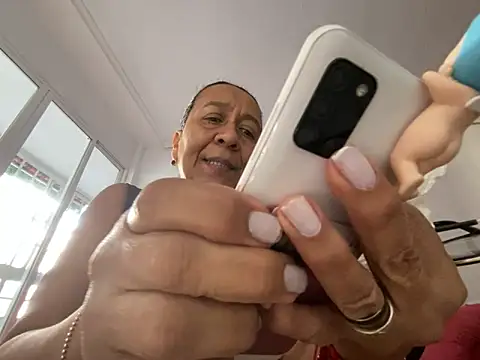 Snapshot of sweeviolet chatting on December 11, 2024, 10:47 am sweeviolet online show from December 11, 2024, 10:47 am