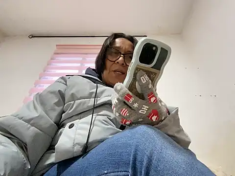 Snapshot of sweeviolet chatting on February 5, 2026, 4:55 pm sweeviolet online show from February 5, 2026, 4:55 pm