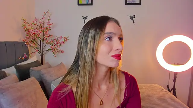 im sarah34 online show from December 28, 2024, 3:58 am