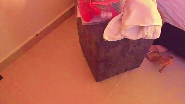 im sarah34 online show from February 17, 2025, 1:36 am