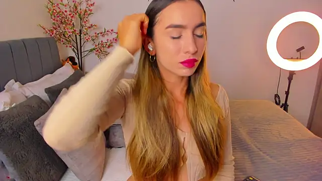 im sarah34 online show from February 21, 2025, 11:43 pm