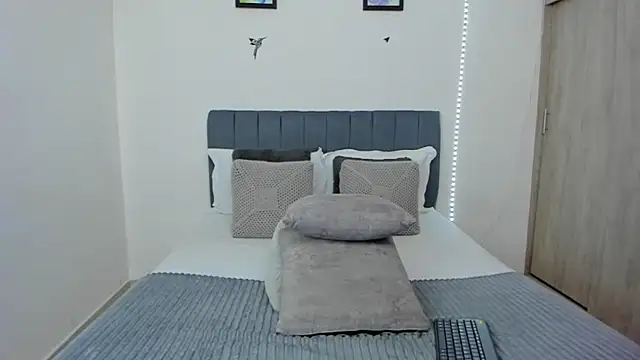 im sarah34 online show from March 28, 2026, 8:41 pm