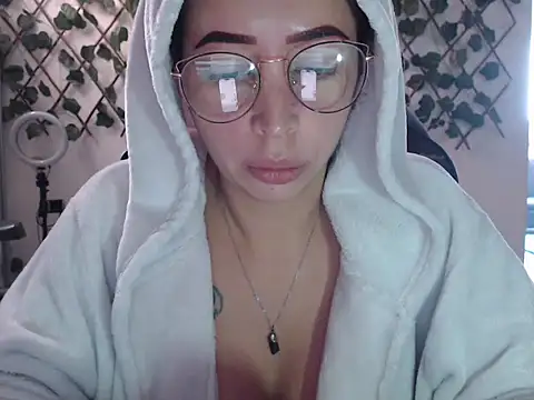 jeiana4u online show from May 15, 2026, 6:04 pm