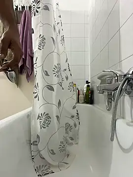 vinzpnr210 online show from January 30, 2025, 2:47 pm