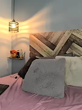 EmmilyBrant online show from January 9, 2025, 4:19 am