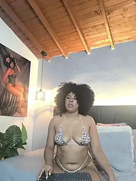 Snapshot of EmmilyBrant chatting on July 16, 2026, 11:22 pm EmmilyBrant online show from July 16, 2026, 11:22 pm