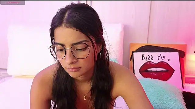 Yues050600 online show from January 17, 2025, 3:23 am