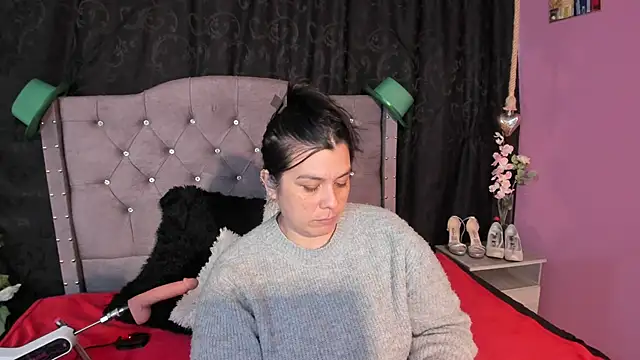 martina foxy  online show from March 20, 2025, 7:35 pm