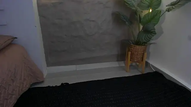 Snapshot of Isa__Blanc chatting on January 11, 2025, 3:02 am Isa Blanc online show from January 11, 2025, 3:02 am