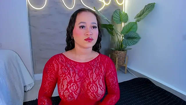 Snapshot of Isa__Blanc chatting on January 13, 2025, 2:50 am Isa Blanc online show from January 13, 2025, 2:50 am