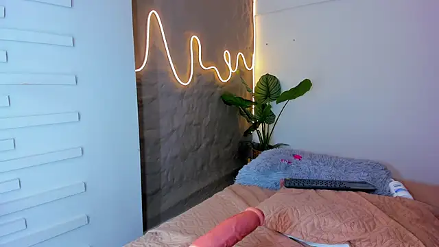 Snapshot of Isa__Blanc chatting on February 1, 2025, 1:55 am Isa Blanc online show from February 1, 2025, 1:55 am