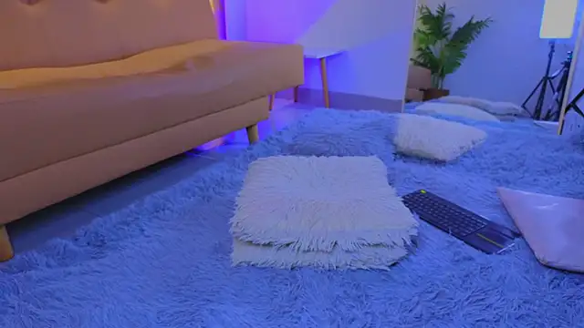 Snapshot of Isa__Blanc chatting on October 12, 2025, 2:21 am Isa Blanc online show from October 12, 2025, 2:21 am