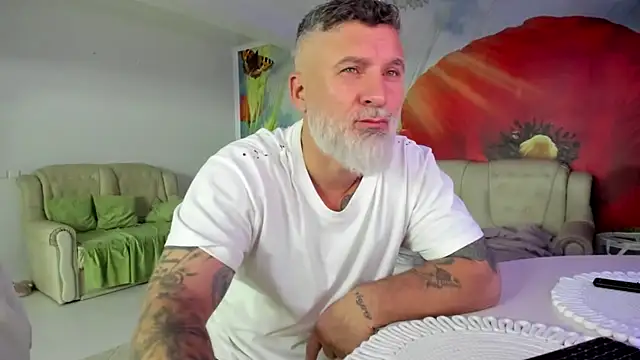 BlowMyXXL online show from January 13, 2026, 10:15 pm