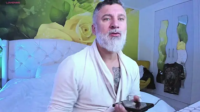 BlowMyXXL online show from February 8, 2026, 9:13 am