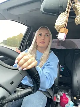 Snapshot of MerlinDave chatting on September 21, 2025, 1:29 am MerlinDave online show from September 21, 2025, 1:29 am