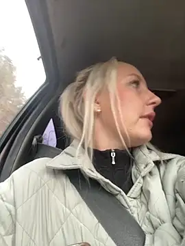 Snapshot of MerlinDave chatting on October 22, 2025, 2:12 am MerlinDave online show from October 22, 2025, 2:12 am