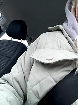 Snapshot of MerlinDave chatting on October 28, 2025, 1:31 am MerlinDave online show from October 28, 2025, 1:31 am