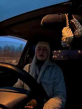 Snapshot of MerlinDave chatting on November 4, 2025, 1:05 am MerlinDave online show from November 4, 2025, 1:05 am