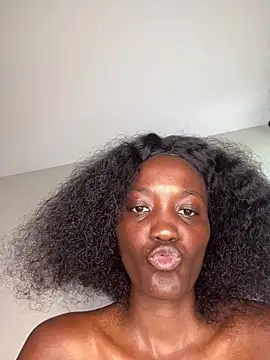 Fanclubbbbb online show from October 24, 2025, 7:49 am