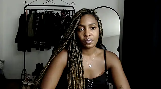 marisilva br online show from January 13, 2025, 11:38 pm