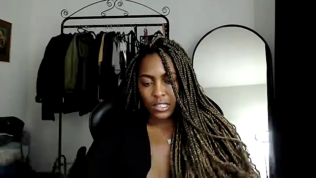 marisilva br online show from January 31, 2025, 10:10 pm