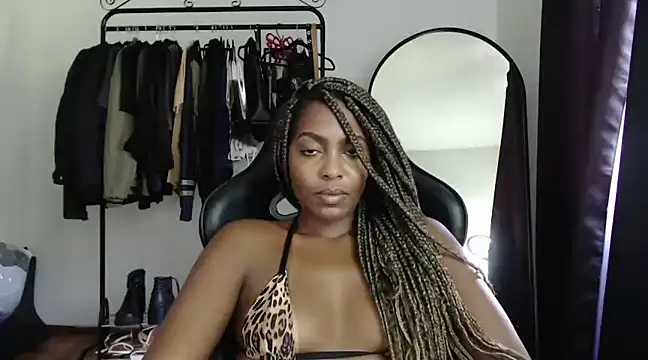 marisilva br online show from February 9, 2025, 7:19 pm