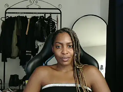 marisilva br online show from March 4, 2025, 7:22 pm