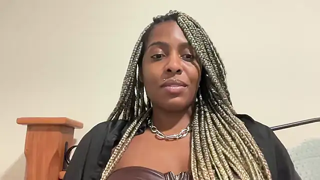 marisilva br online show from September 18, 2025, 2:02 am