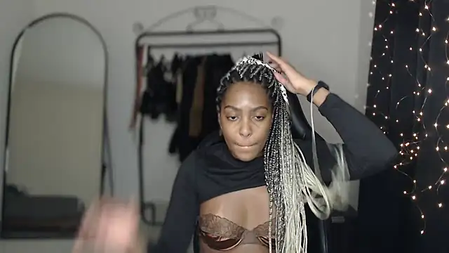 marisilva br online show from October 24, 2025, 12:41 am