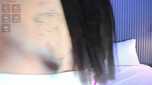 MaluDiaz online show from November 26, 2025, 5:14 pm