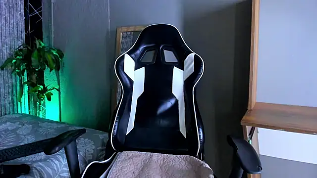 Mike 0233  online show from March 19, 2025, 7:07 am