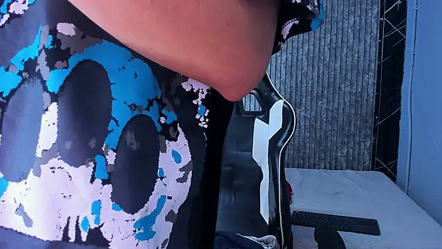 Mike 0233  online show from October 17, 2025, 5:32 am