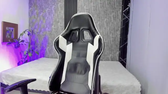 Mike 0233  online show from November 7, 2025, 4:12 am