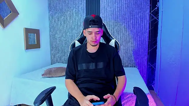 Mike 0233  online show from January 11, 2026, 5:45 am