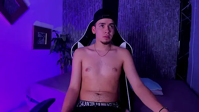 Mike 0233  online show from February 12, 2026, 4:40 am