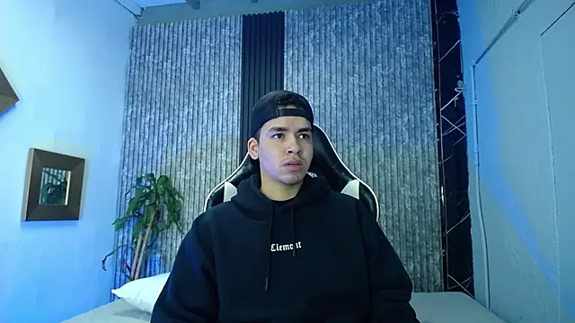 Mike 0233  online show from February 19, 2026, 4:52 am