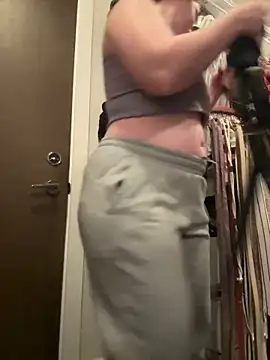 GingerSnap33 online show from January 11, 2025, 3:34 am