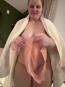 GingerSnap33 online show from January 28, 2025, 6:49 am