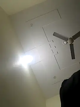 Snapshot of sri995955 chatting on December 21, 2024, 12:42 am sri995955 online show from December 21, 2024, 12:42 am