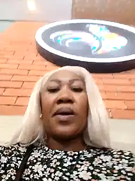 Snapshot of Puneee_Lucee chatting on February 14, 2025, 12:03 pm Puneee Lucee online show from February 14, 2025, 12:03 pm