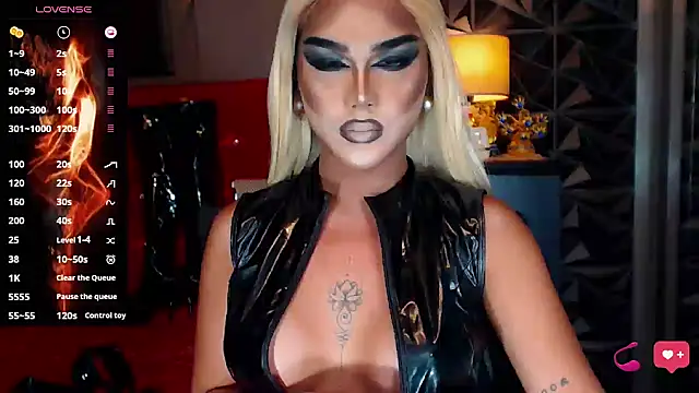 Snapshot of NatalyaFox chatting on February 15, 2025, 6:44 am NatalyaFox online show from February 15, 2025, 6:44 am