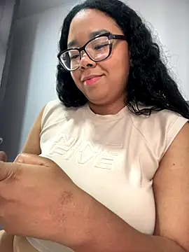 XMara online show from October 21, 2025, 5:46 pm