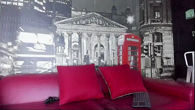 CloeRodriguez online show from December 19, 2025, 3:19 pm