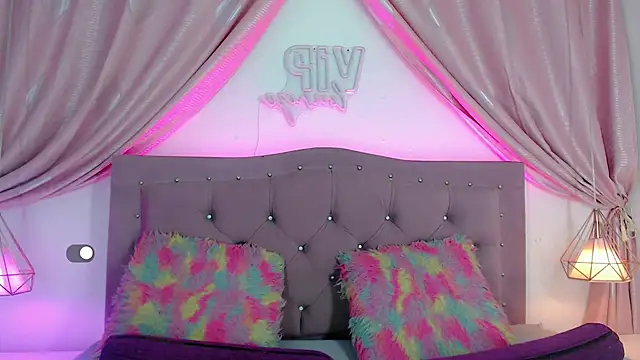 SexyJuliii21 online show from December 30, 2024, 4:09 am