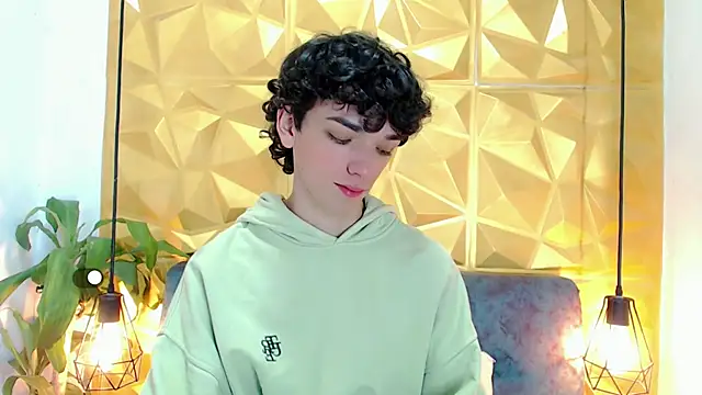 SexyJuliii21 online show from January 19, 2025, 3:18 am