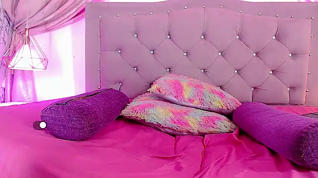 SexyJuliii21 online show from January 27, 2025, 5:47 am