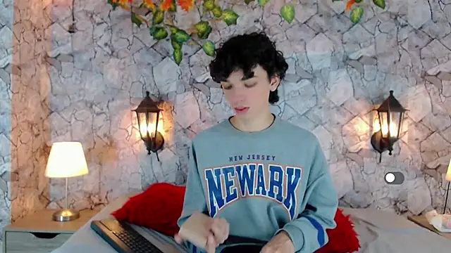 SexyJuliii21 online show from February 4, 2025, 8:56 am