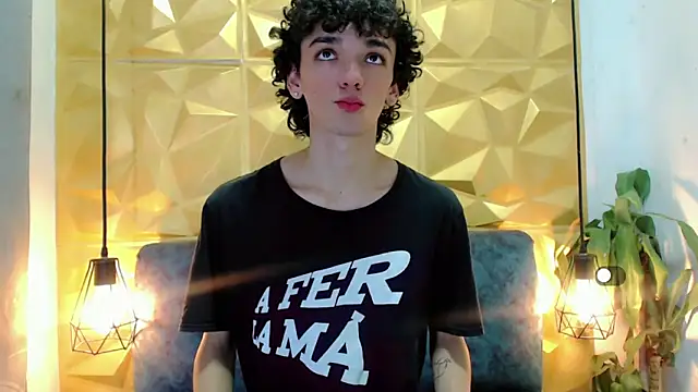 SexyJuliii21 online show from February 7, 2025, 6:45 am