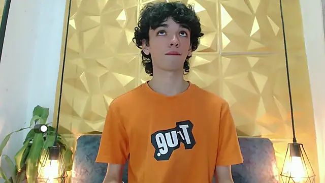 SexyJuliii21 online show from February 11, 2025, 3:51 pm